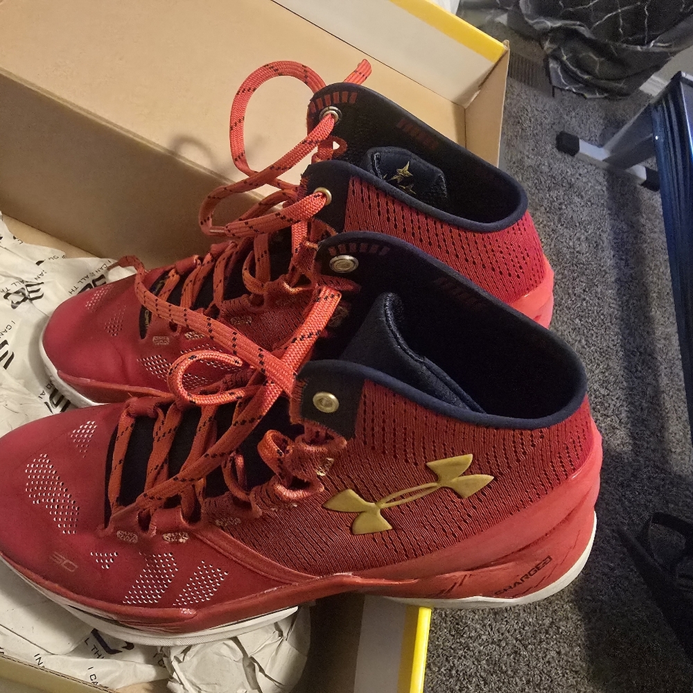 Under Armour Curry 2 Size 9